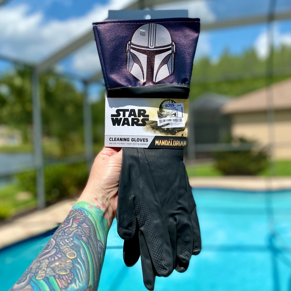 Star Wars The Mandalorian Mando Cleaning Gloves